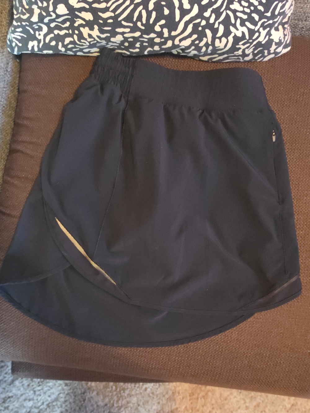 Lululemon Hotty Hot High-Rise Skirt Black size 2